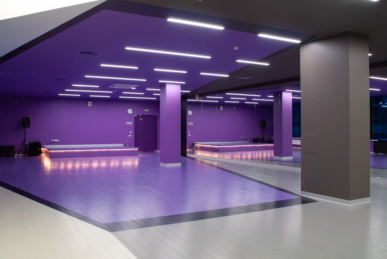 X fit алтуфьево. X fit морской фасад. Xfit ул кораблестроителей 32 корп 2. Экстерьер фасад фитнес зал для гостиниц. Икс фит гагаринский.